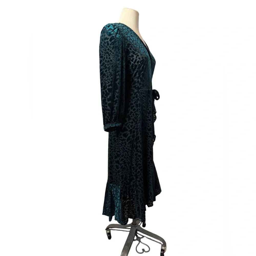 Calvin Klein Burnout Velvet Animal-Print Wrap‎ Dress size 12